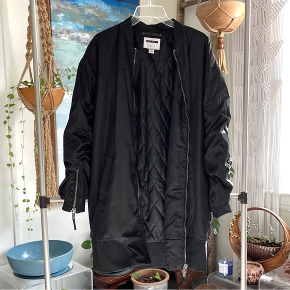 Noisy May oversize longline bomber jacket in black - Picture 5 of 6